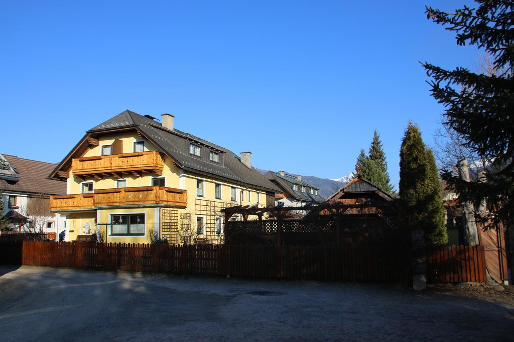 Haus Dorfer Bed and Breakfast Mariapfarr Exteriör bild