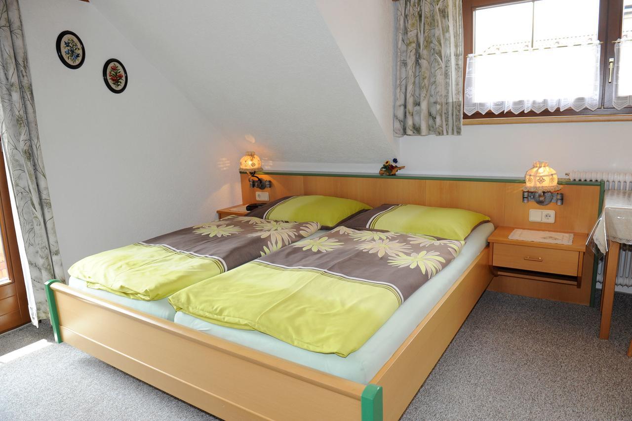 Haus Dorfer Bed and Breakfast Mariapfarr Exteriör bild