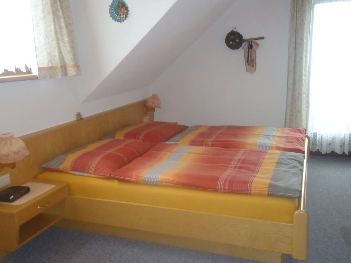 Haus Dorfer Bed and Breakfast Mariapfarr Exteriör bild