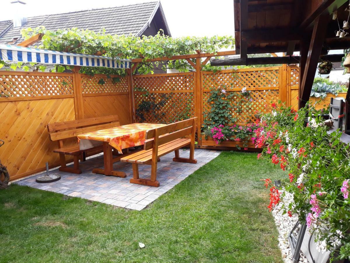 Haus Dorfer Bed and Breakfast Mariapfarr Exteriör bild